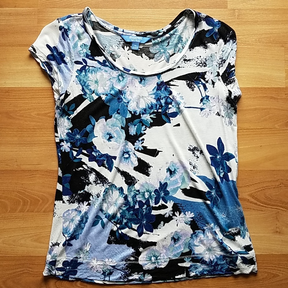 Simply Vera Blue Floral Top